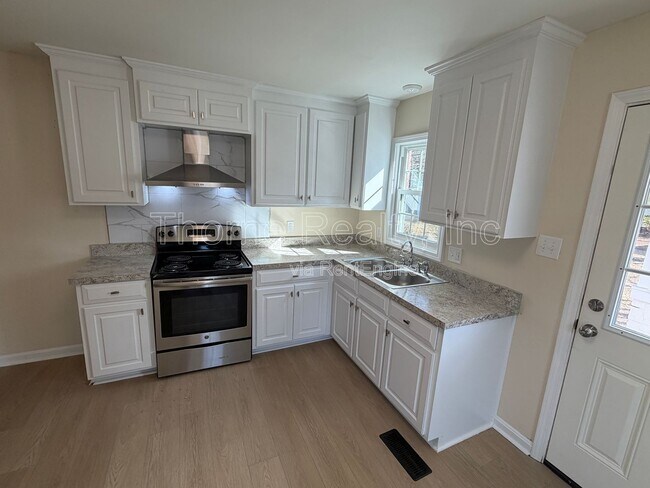 Foto del edificio - 1021 Russell St