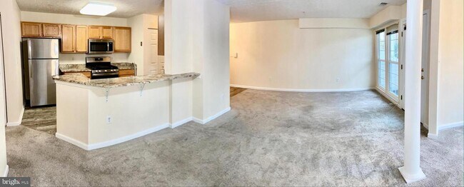 Building Photo - 701 Harvest Run Dr