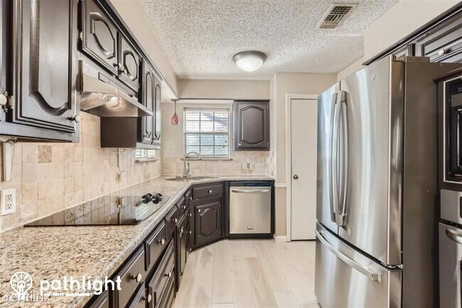 Foto del edificio - 3 br, 2.5 bath House - 1724 Rosemeade Circ...