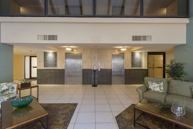 Building Photo - 450 S Gulfview Blvd