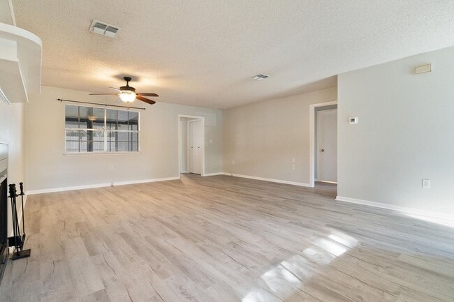Building Photo - Great Cul-De-Sac Location in Fort Walton B...