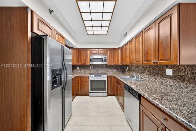 Building Photo - 3600 Mystic Pointe Dr