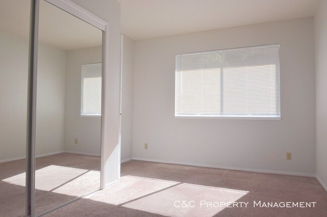 Building Photo - One Bedroom Ocean View Apartment Near DLI