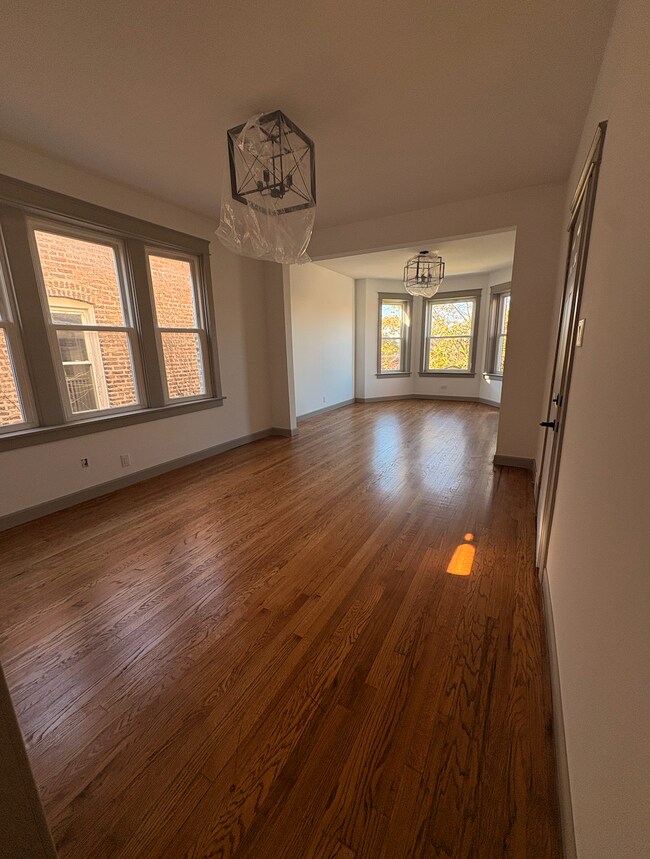 Comedor - 2215 Elmwood Ave