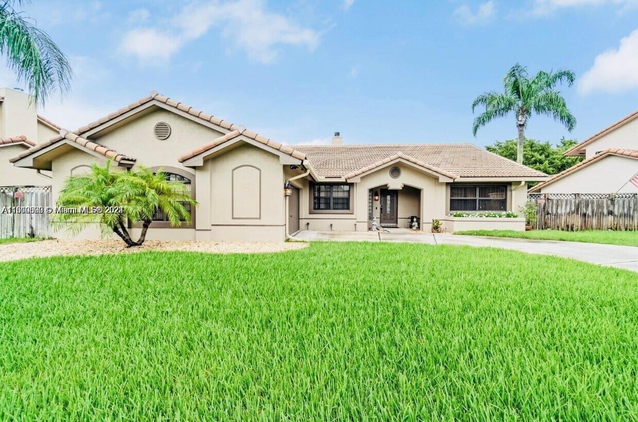 Foto principal - 6981 W Wedgewood Ave