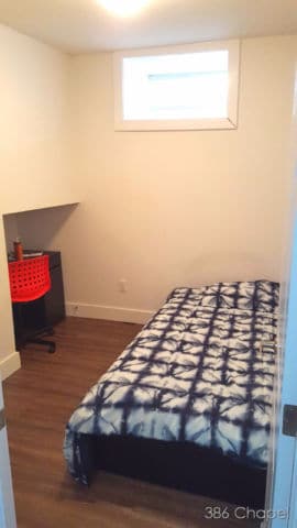 Building Photo - 386-386 Chapel St