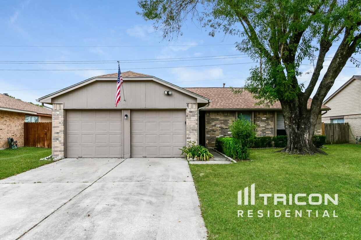Primary Photo - 3446 Edgecreek Dr