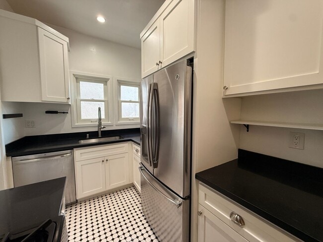 Foto del edificio - 2BR Home in Prime Bankers Hill Location!