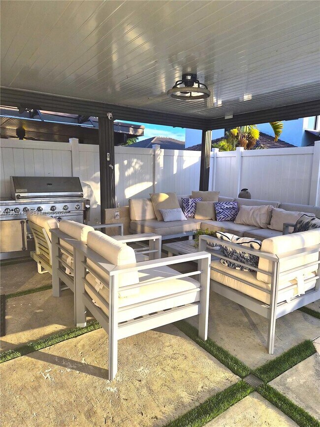 Foto del edificio - 8122 NW 187th Ter