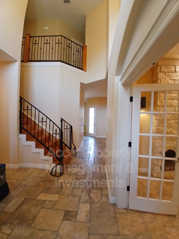 Foto del edificio - 2423 W Hampton Ave