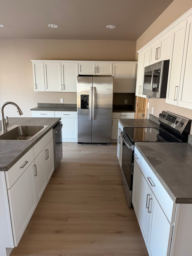 Unit A - 280 W Elm St