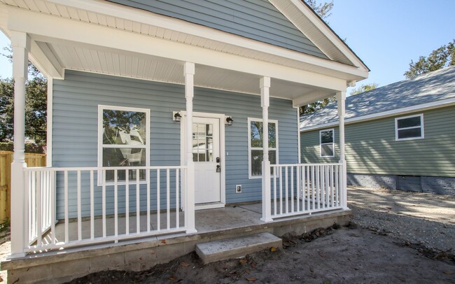 Building Photo - 2BR/2BA Fantastic Location in Savannah