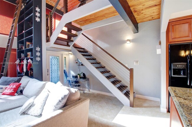 Building Photo - 730 E Coco Plum Cir
