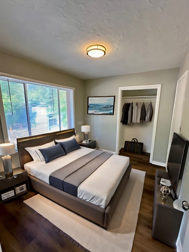 Building Photo - 117 Ruxton Ave