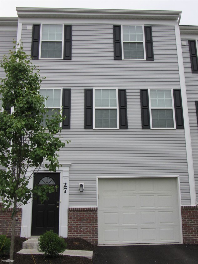 Primary Photo - 3 Sassafrass Ln
