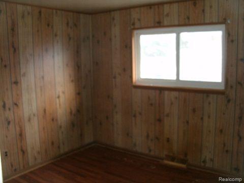 Building Photo - 6690 Saline Dr