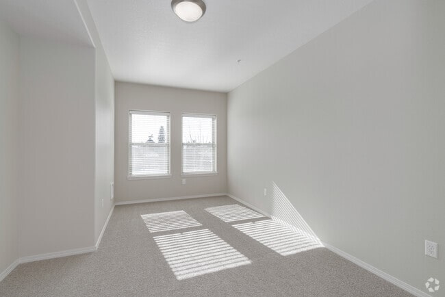2BR, 2BA - 1,046SF - Primary Bedroom - 4th Main
