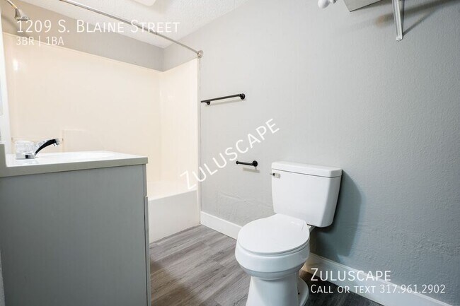 Foto del edificio - 1209 S Blaine St