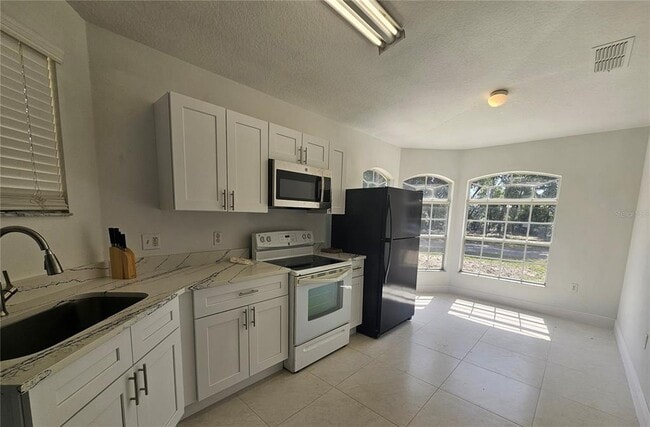 Foto del edificio - 9829-9823 3rd Ave