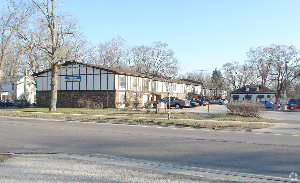 Primary Photo - Sunnyside Garden Apartments