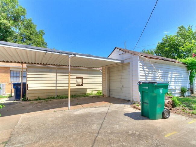 Foto del edificio - 2204 N Hood St