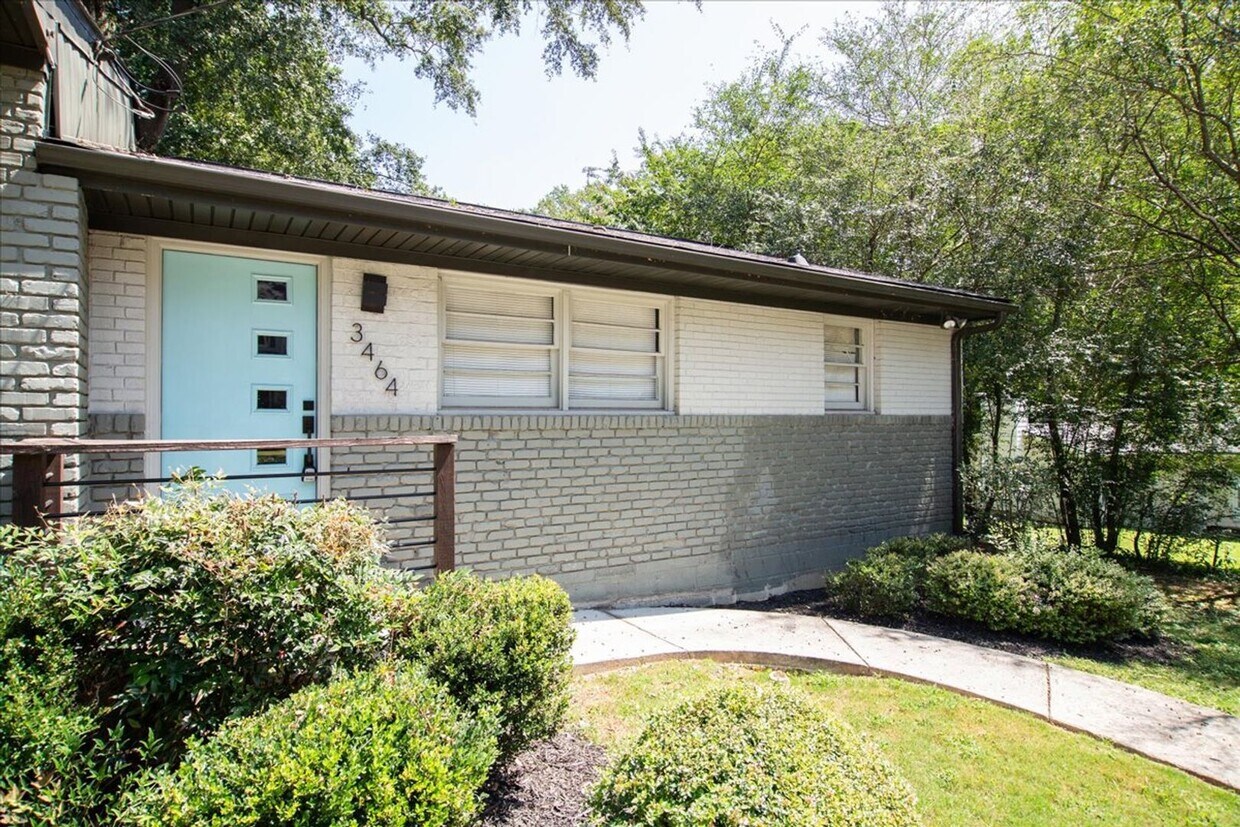 Primary Photo - Beautifully Renovated 2bd/1ba on Quiet Str...