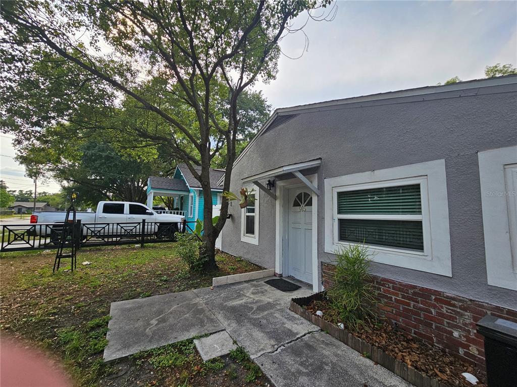Primary Photo - 915 25th St