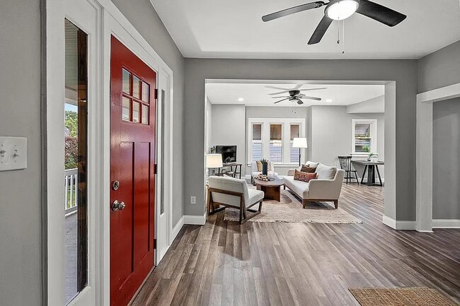 Foto del edificio - Gorgeous 4 or 5 bed 3.5 Bath in Madisonville!!