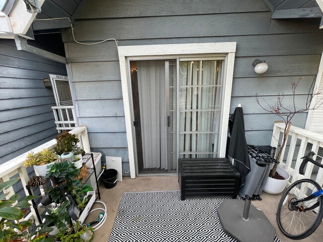 Patio - 8463 De Soto Ave