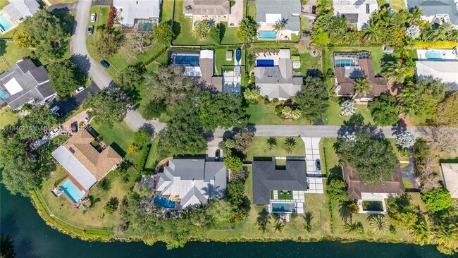 Foto del edificio - 16650 SW 77th Ct
