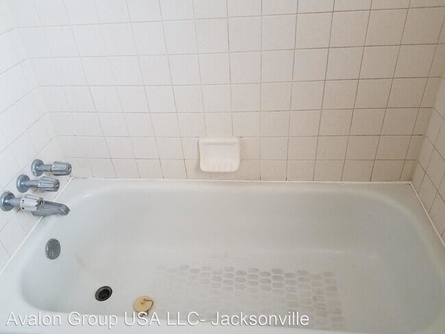 Building Photo - 1819 W 6th St