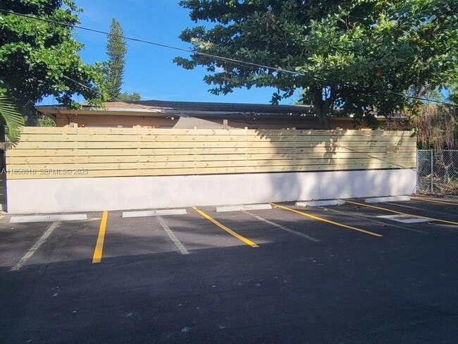 Foto del edificio - 7843 NE 10th Ave