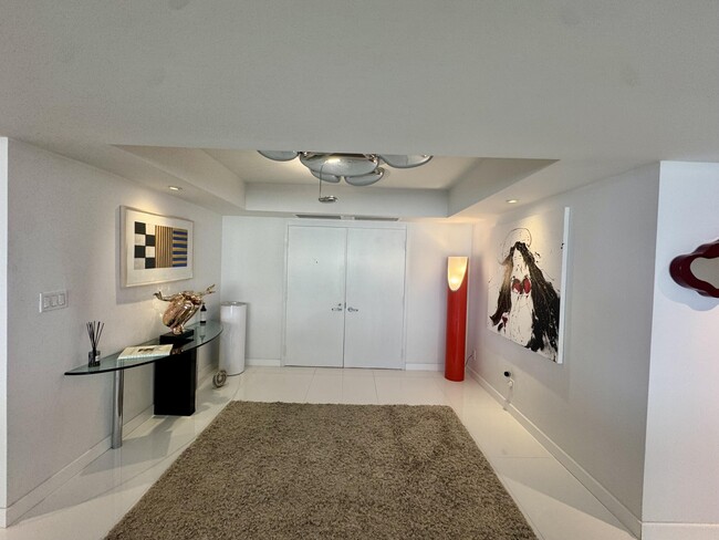 Building Photo - 5280 N Ocean Dr