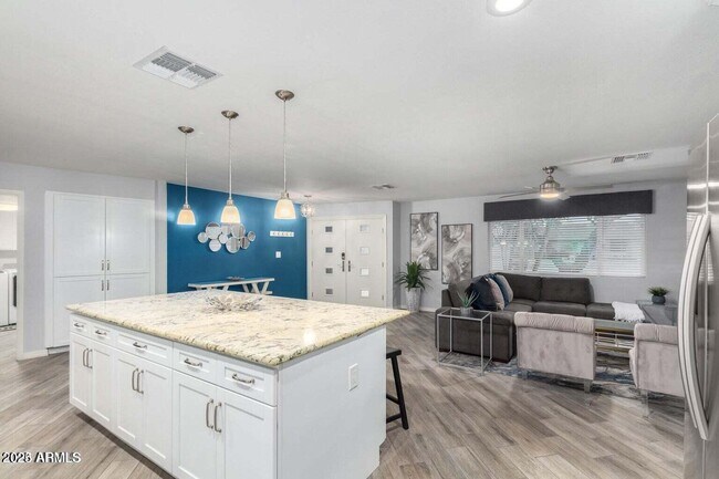 Foto del edificio - 10844 N 37th Pl
