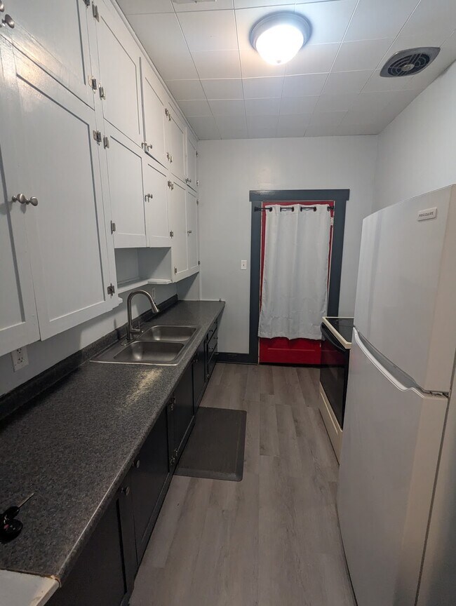 Cocina - 211 W 10th Ave