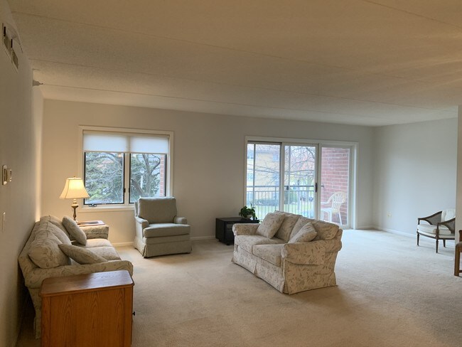 Foto del edificio - 5005 Warren St