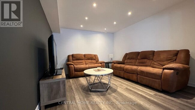 Building Photo - 147 Jefferson Forest Dr