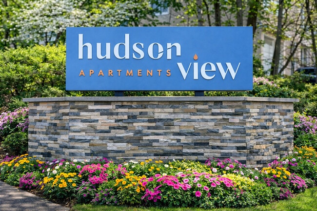 Building Photo - HudsonView Living