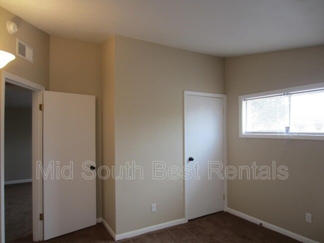 Building Photo - 753 Mohawk