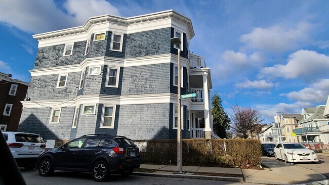 Building - Side View - 91 Centre St