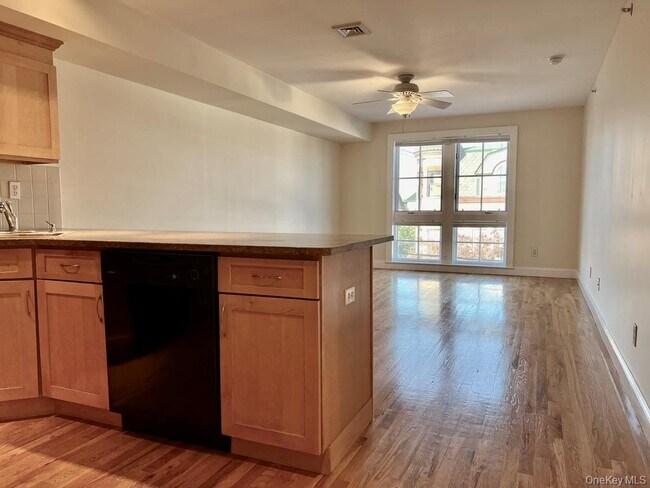 Foto del edificio - 2 E Main St