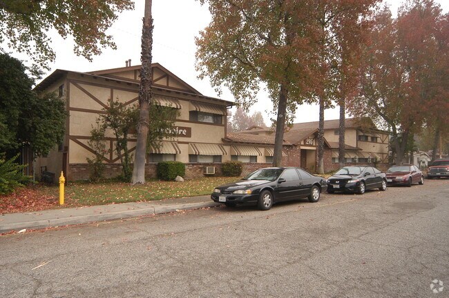Building Photo - Chanteclaire Apartments