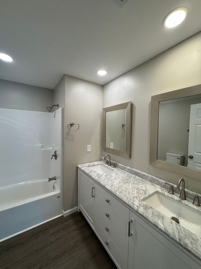 Foto del edificio - Modern 2025 New Construction