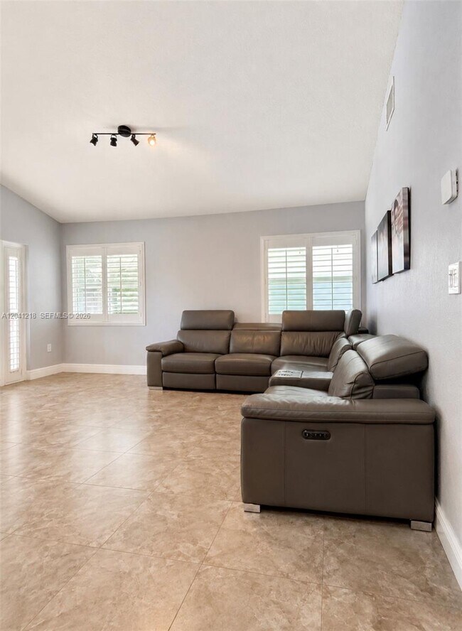 Building Photo - 12224 NW 30th Manor