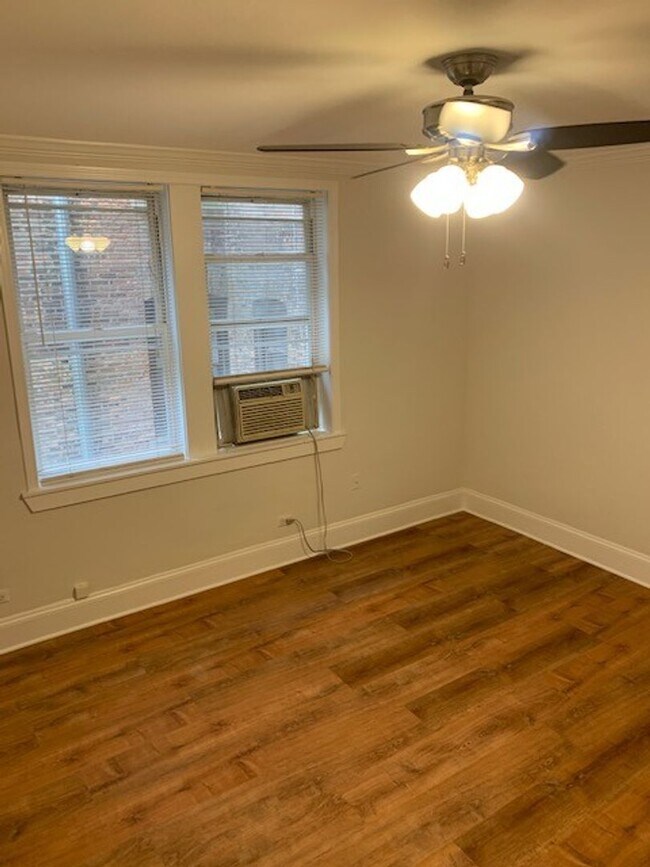 Foto del edificio - 2119 N Sedgwick St