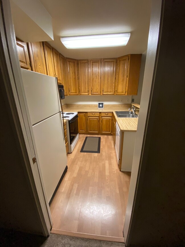 Kitchen - 3025 Alta Vista