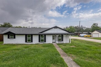 Building Photo - 602 E Forest Ave