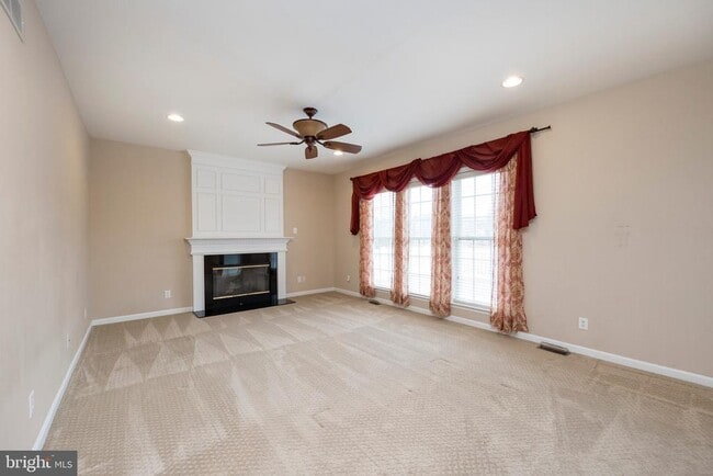 Building Photo - 311 Elmhurst Dr