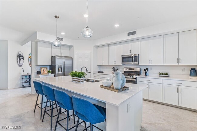 Building Photo - 15895 Grassland Ln