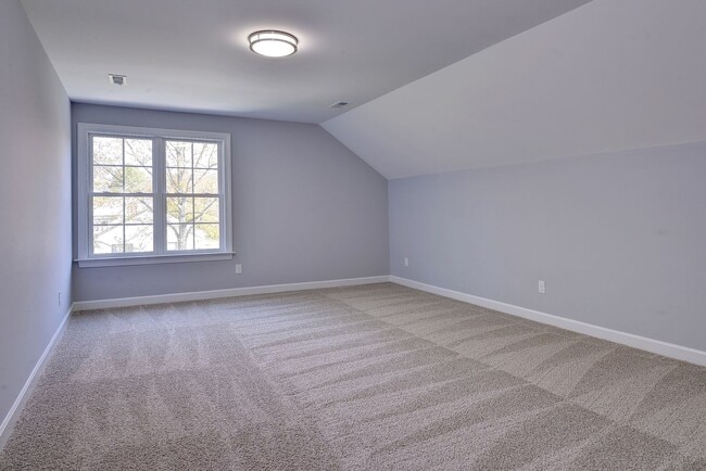Building Photo - 718 Poquoson Ave